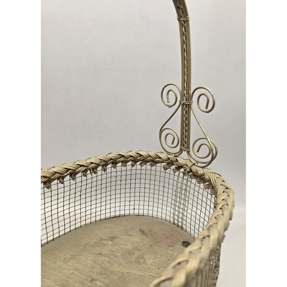 Vintage Gold Toned Oval Mesh Metal Basket Woven Wicker Rim B#33